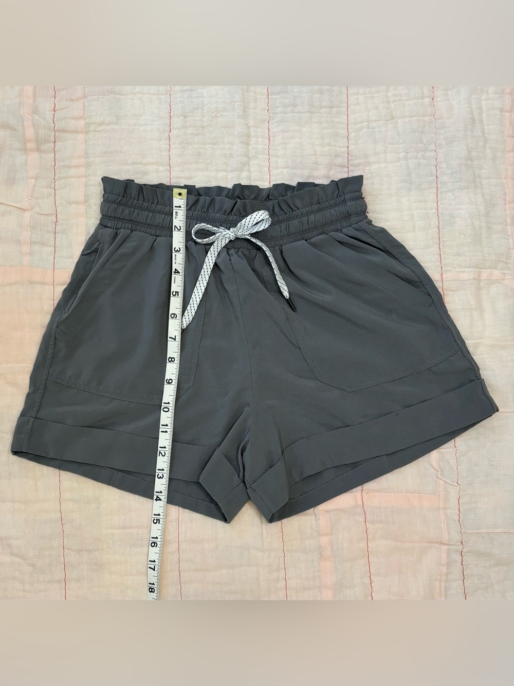 EUC Zella High Rise Camp Shorts, Women XS, Gray, Elastic Drawstring Rolled Cuffs - Picture 3 of 12